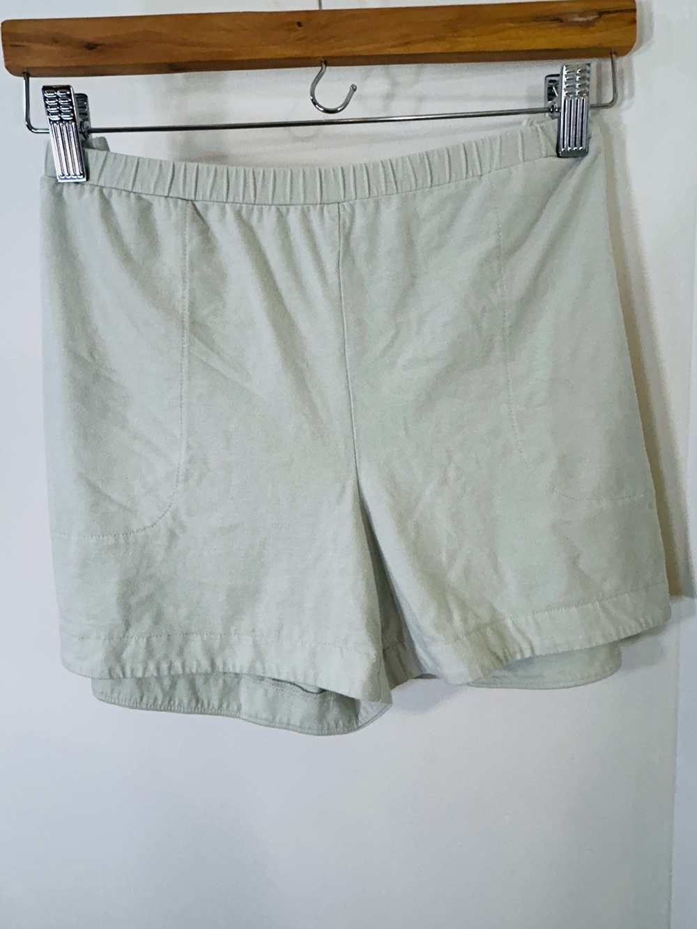Soma Light Cream Elastic-Waist Bermuda Shorts